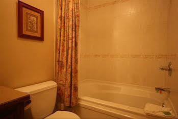 Algonquin By Tremblant Sunstar Apartment มงต์-ทร็องบล็องต์ ภายนอก รูปภาพ