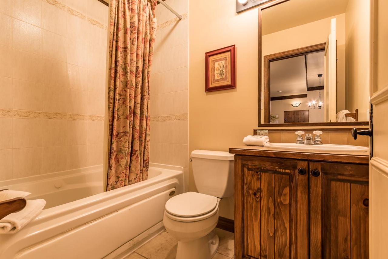Algonquin By Tremblant Sunstar Apartment มงต์-ทร็องบล็องต์ ภายนอก รูปภาพ
